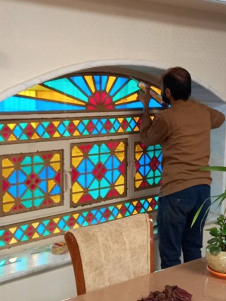 شیشه رنگی سنتی